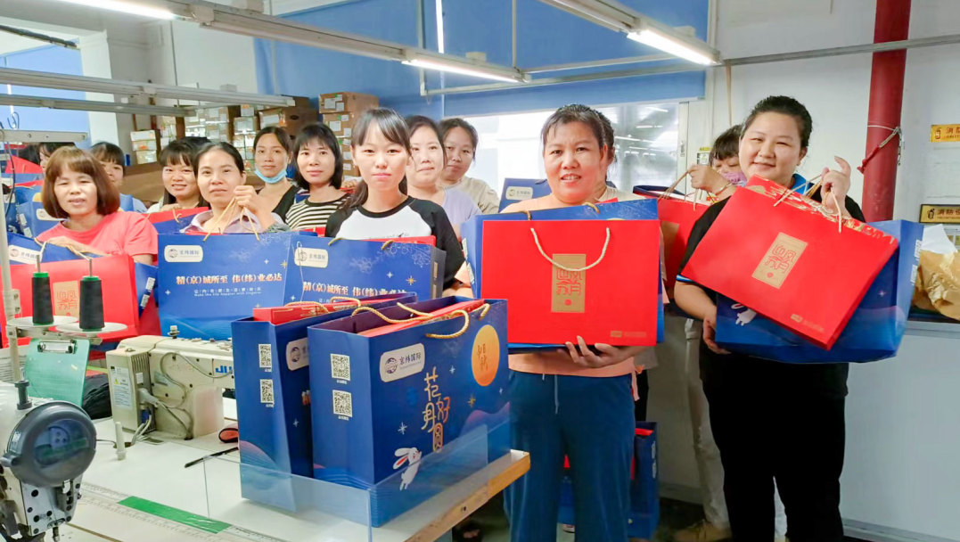 明月照千里，福利暖人心。東莞京福、京緯、京翼服裝有限公司發(fā)中秋節(jié)福利啦!(圖14)