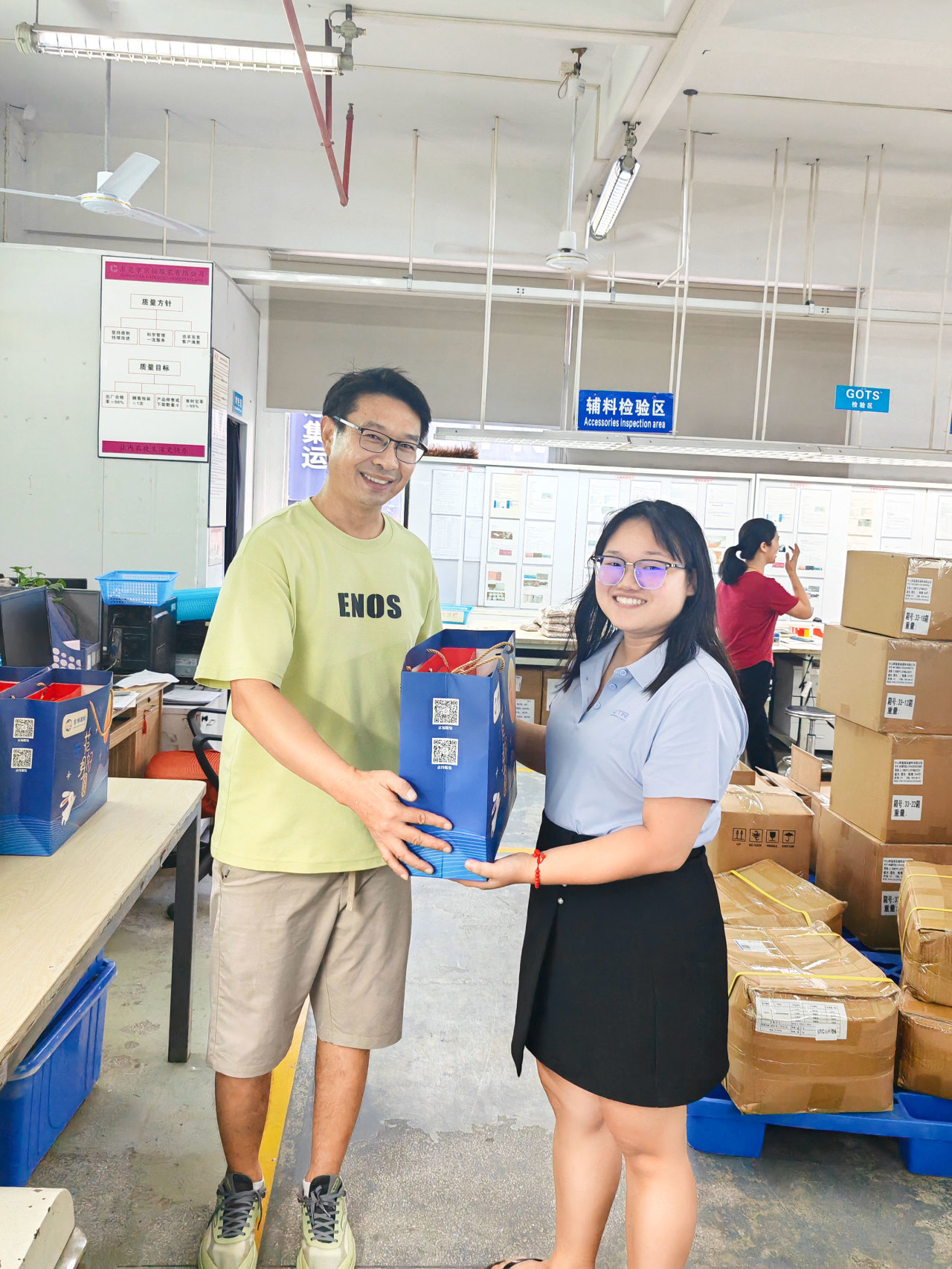 明月照千里，福利暖人心。東莞京福、京緯、京翼服裝有限公司發(fā)中秋節(jié)福利啦!(圖18)