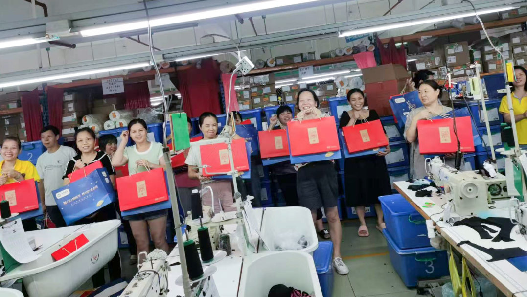 明月照千里，福利暖人心。東莞京福、京緯、京翼服裝有限公司發(fā)中秋節(jié)福利啦!(圖28)