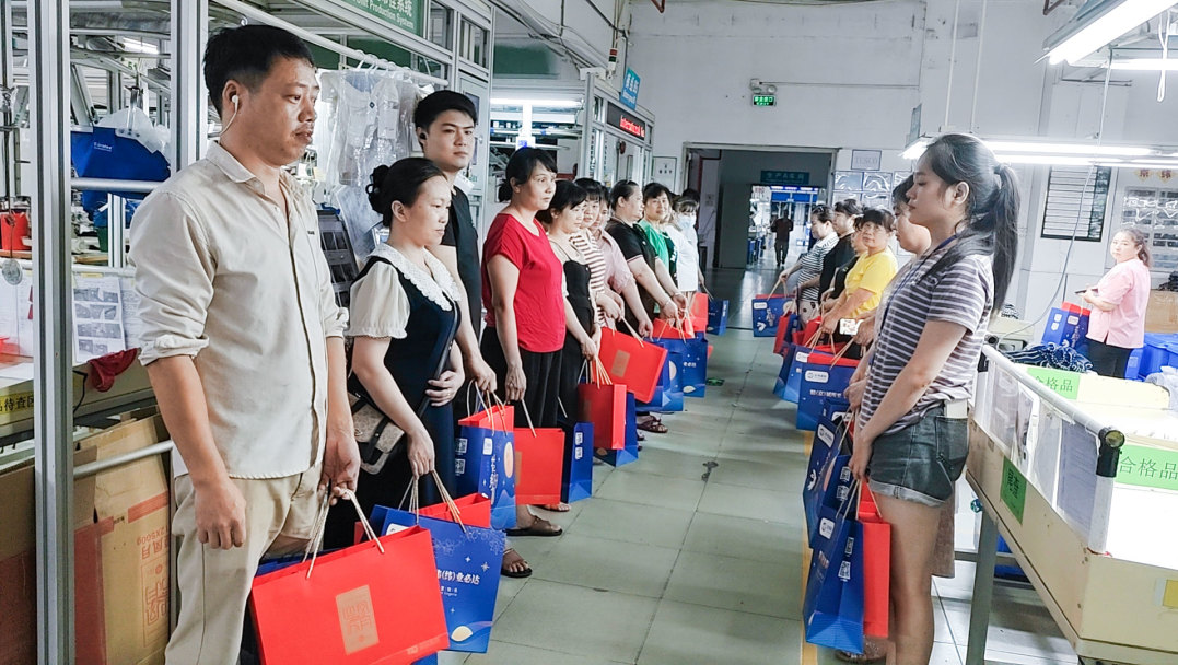 明月照千里，福利暖人心。東莞京福、京緯、京翼服裝有限公司發(fā)中秋節(jié)福利啦!(圖27)